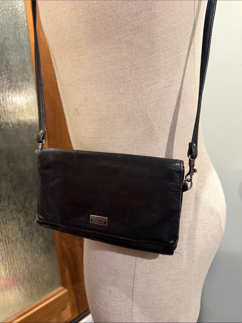 Perlina Black Leather Crossbody Bag with Metal Logo Plaque - Picture 2 of 15